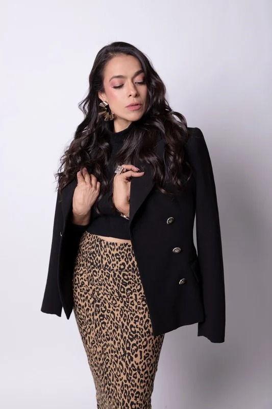 Gabriela Mazariegos pose